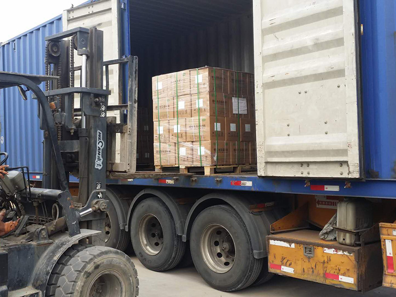 客戶訂購(gòu)產(chǎn)品，產(chǎn)品裝車中